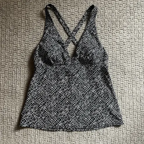 Jaclyn Smith Woman's Black And White Size 12 Tankini Swim Top Padded Bra Area