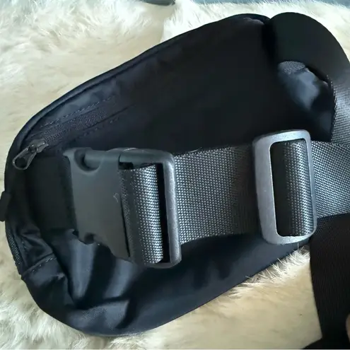 Lululemon  Everywhere Black Nylon Belt Bag