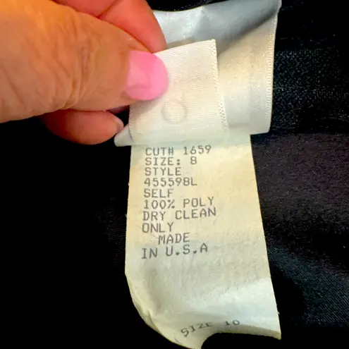 Tadashi Shoji Black high/low satin Skirt. Size 10. NWT.