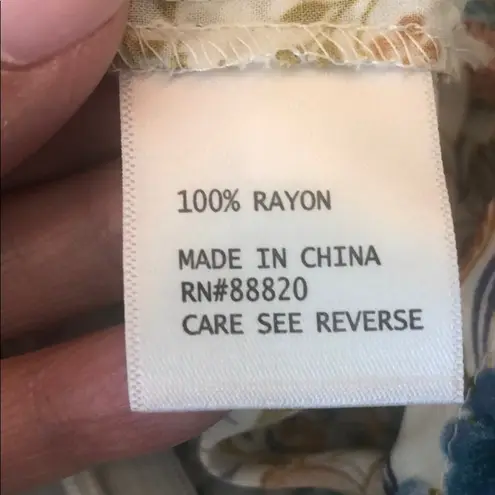 Lucy & Laurel flowered blouse