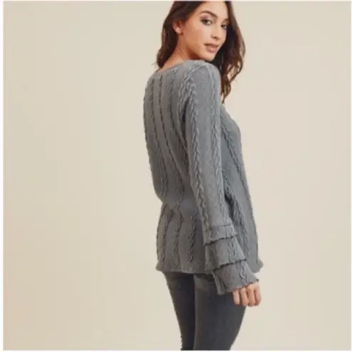 Doe & Rae Gray Cable Knit Crew Neck Sweater