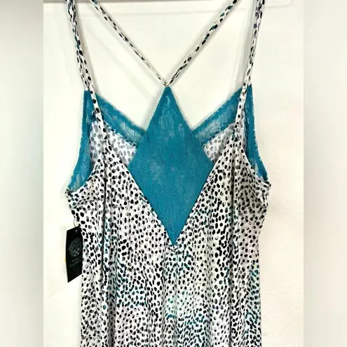Vince Camuto 🆕  Blue Lace Animal Print Chemise