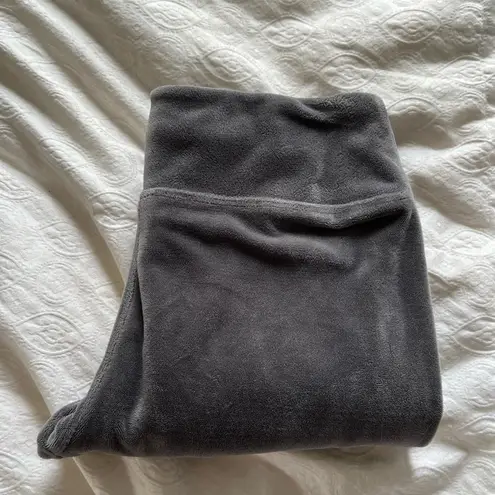 Essential Cozy winter : soft faux velvet gray leggings