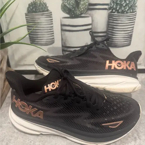 Hoka Clifton Size 8 Black/Gold, Womens Running Shoes