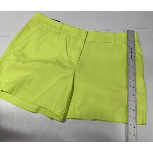 J. Crew Women’s Classic Chino Shorts 5” Inseam Size 8 Light Lime Green Preppy