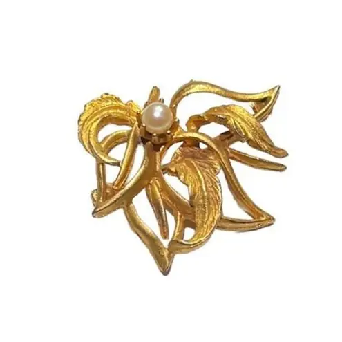 Vintage Designer HAR Brushed Gold Single Pearl Costume Jewelry Brooch Pin Gold