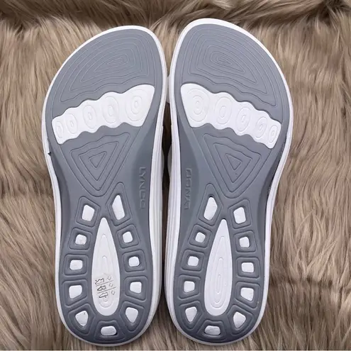 Aetrex lynco fiji orthotic comfy white flip flops women Size 11