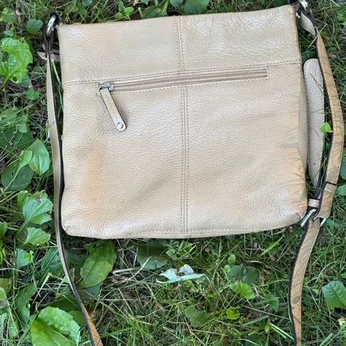 Tignanello Tan Leather Crossbody Bag Pocketbook Purse Everyday Casual