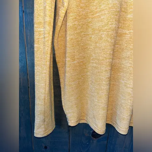 Tickled Teal Lightweight V-Neck Long Sleeve Heathered Yellow Sweater Size S Casual Loungewear