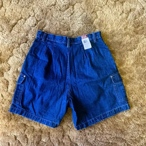 Bill Blass  90s High waist cargo shorts