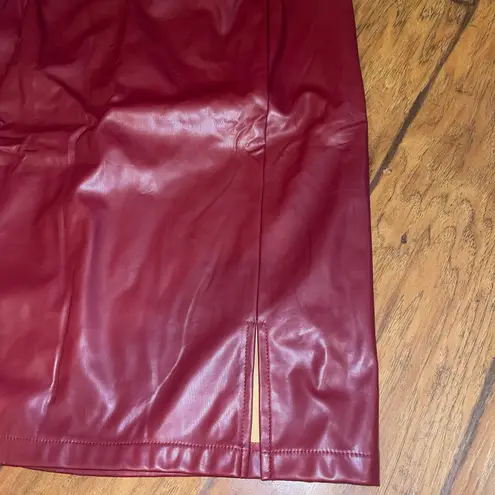 Kate Kasin Red faux leather skirt with front slit NWT woman’s XXL