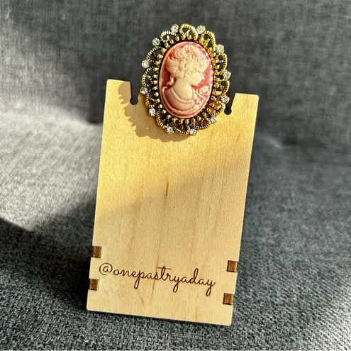 Sparkly Cameo Brooch Pin, Rhinestone Filigree Edging Detail, Red, Pink, Gold Red