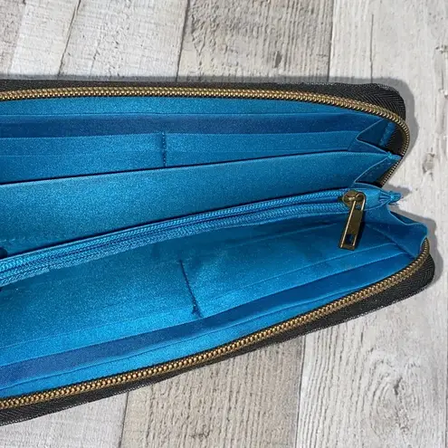 Travelon black & grey leopard print wallet