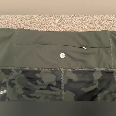 Active Life Camouflage Crop Leggings, Size M