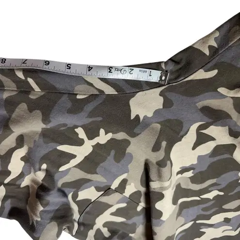 Zenana Outfitters Camo Camouflage Short Sleeve Gray Onesie Romper Jumper Vneck Medium