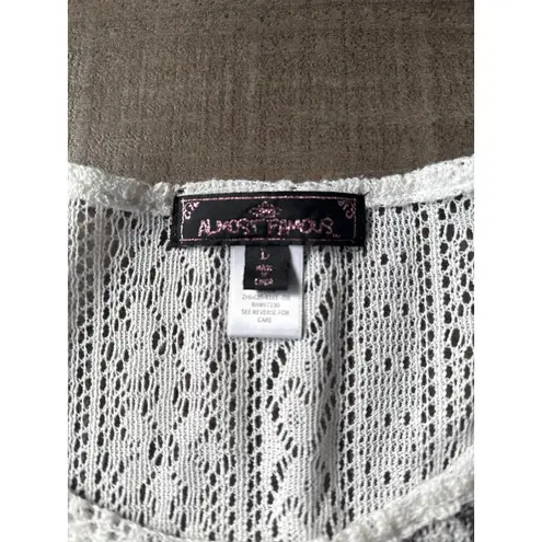 Almost Famous  Women's White with Black Feather Laced Short Sleeve top Size Large