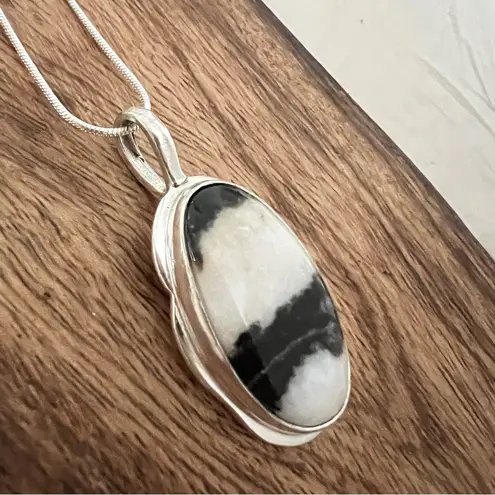 925 Sterling Silver White buffalo Turquoise Necklace Womens Gemstone Jewelry Black