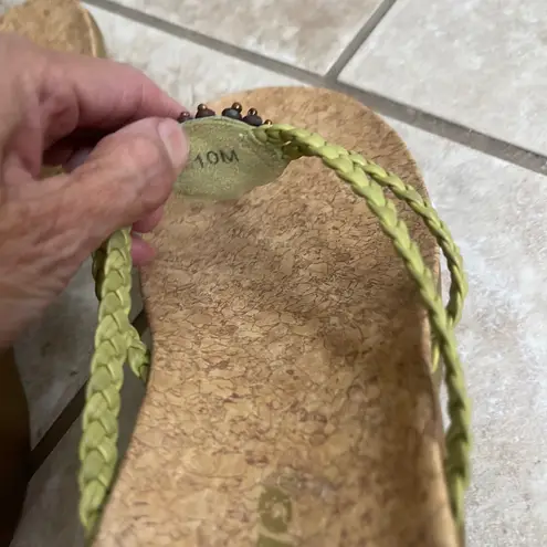 Bongo  Womens Sandals Size 10M Green Braided Straps Cork Flower Accent EUC