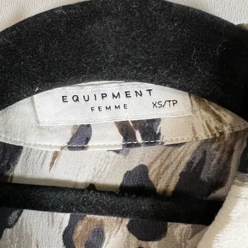 Equipment Femme Women's Silk Crepe Leopard Collared Shirt Sz XS Animal Print