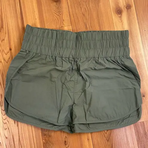 Zenana Outfitters Windbreaker Athletic Running Shorts Plus Size 2X Smocked Waist Nylon New