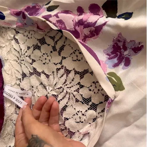 Live 4 Truth Blouse Floral Women’s