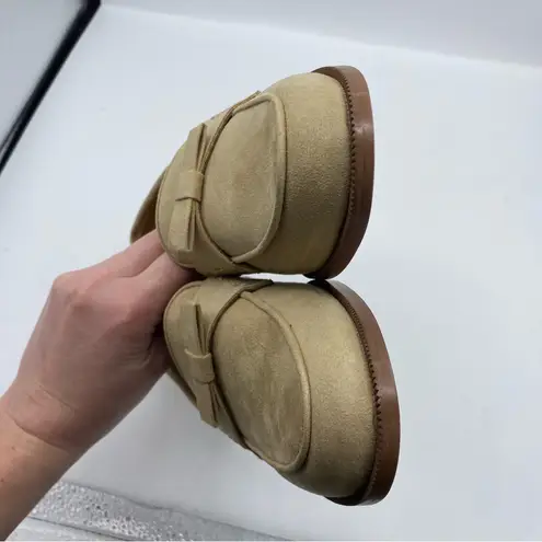 J.Crew  factory light khaki tan Sueded bow loafers size 7