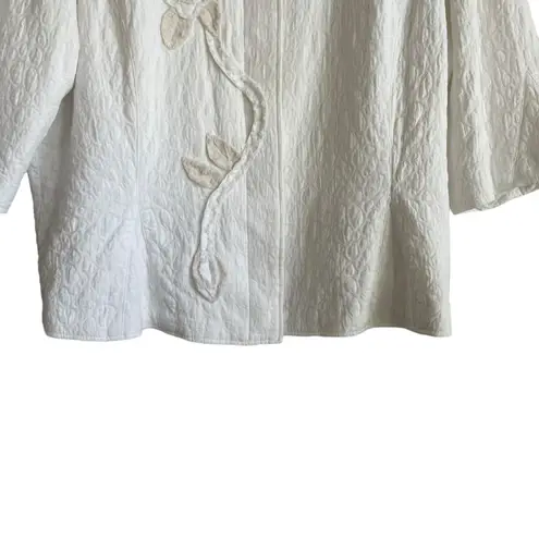 CJ Banks Women Quilted Jacket 2X Ivory Frayed Flower Applique' Shabby Chic