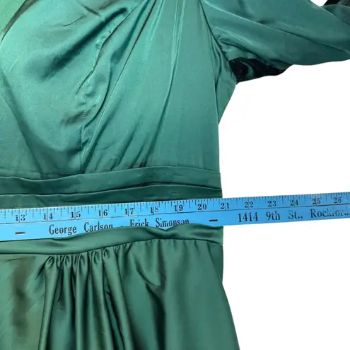 IEENA for MAC DUGGAL Emerald Green V Neck Long Sleeve High Slit Gown Evening 20W