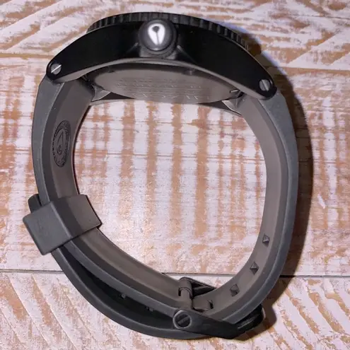 Nixon 🏄🏻♀️ Descender Sport Swiss Watch🌊