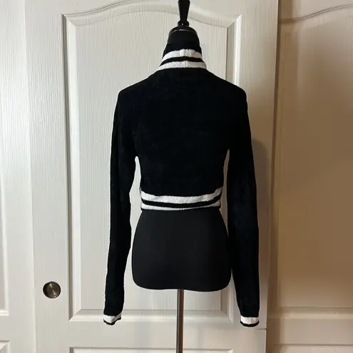Urban Outfitters  BLACK & WHITE FUZZY MOCK NECK SWEATER TOP