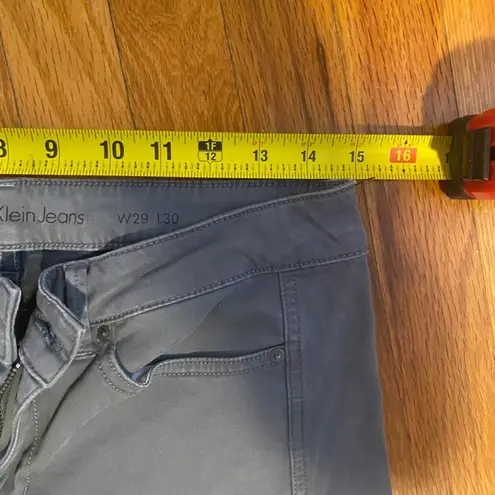 Calvin Klein Jeans Calvin Klein Fashion Mid-Rise Skinny Ankle W/Zipper Jean Microfiber