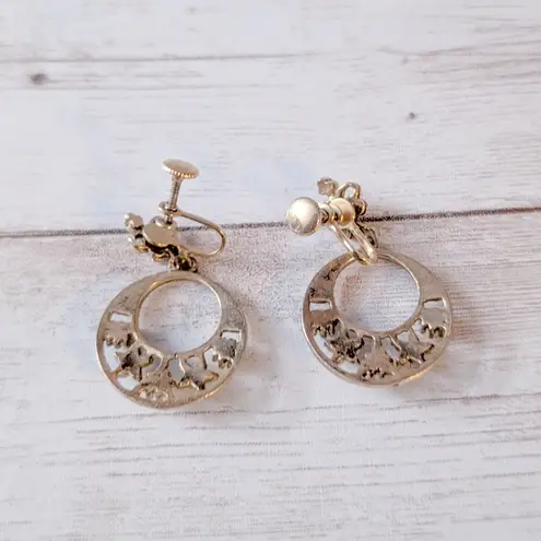 Vintage Screw Back Earrings Ornate Gold Tone & Faux Pearl