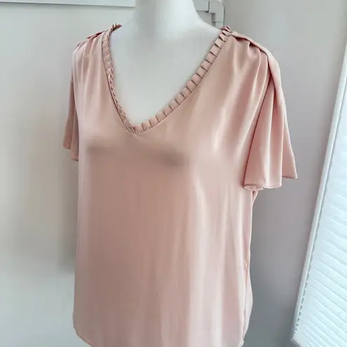 Current Air Feminine Sz Large Pleated Romantic Blouse in Soft Blush Pink Minimal