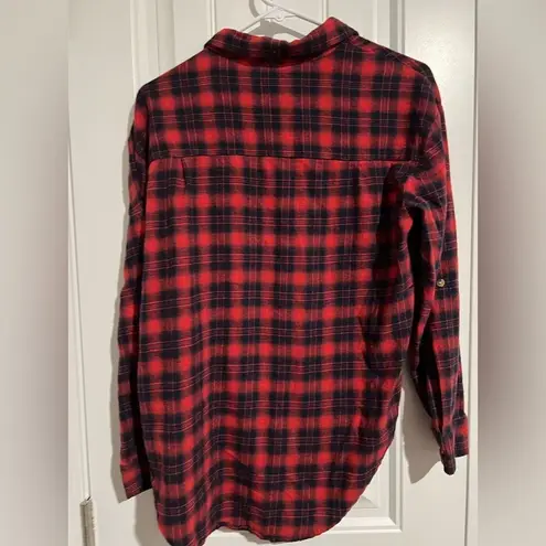 Women’s Plaid Flannel Shirt – Red & Black – Size Medium, Pre
