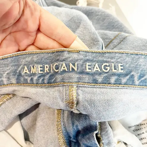 American Eagle  High Rise Busted Knees Mom Jeans Light Wash Blue 12