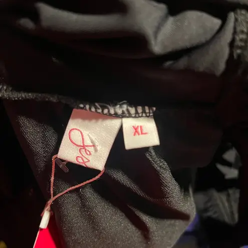 Jess Lea Black Ruffle V