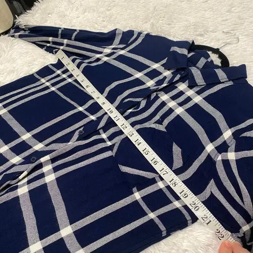 Rails Hunter Plaid Button Down Shirt in Navy Blue White Medium