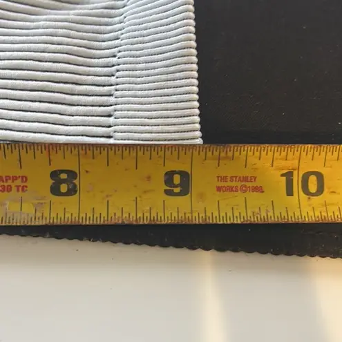 Calvin Klein  Performance Thick Rib High Waist Bike Short Size Small EUC #6844