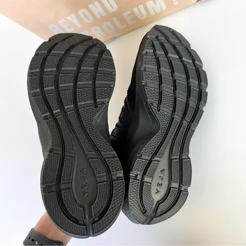 VEJA Marlin V-Knit in Full Black