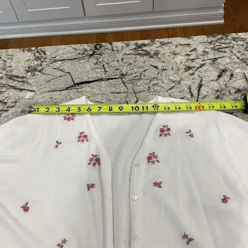 Yarnworks Vintage Floral and White Short Sleeve Button up‎ Top- Size Large - Image 4
