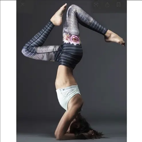 Teeki  Love The Elephant Leggings