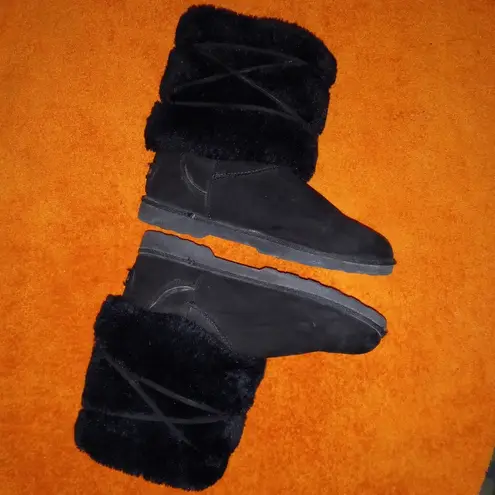 Makalu 8 Cozy Land Fur Boots In BLACK Straps & Ball Style