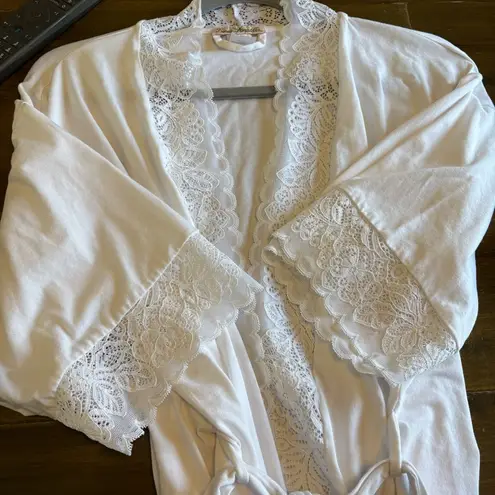 Linea Donatella  White Lace Trim Wrap Robe Bridal Shower Nightgown S M Soft Cozy