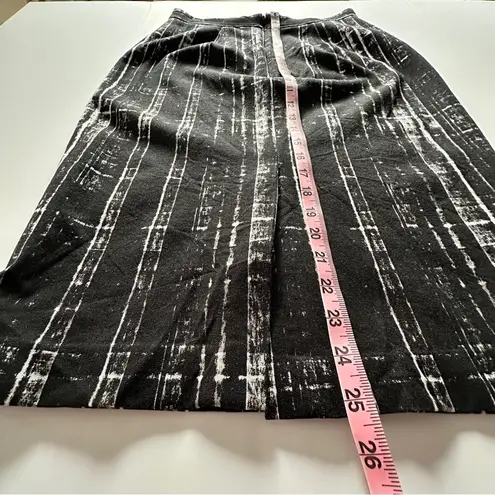 Banana Republic  Sloan Pencil Skirt Black White Stripe Size 4