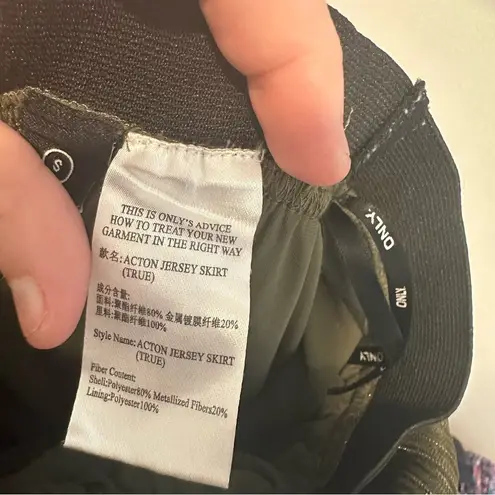 Only True Streetwear Green Metallic Tiered Acton Jersey Skirt size Small