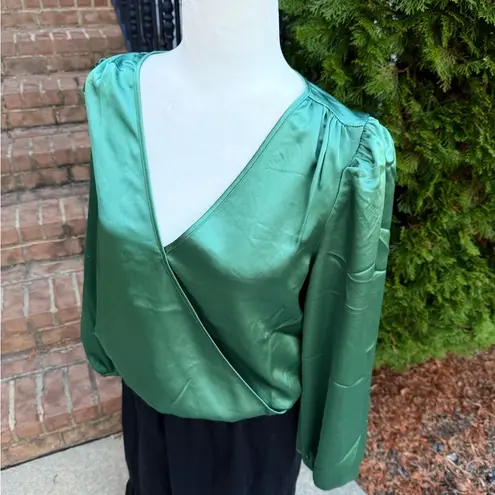 Sincerely Jules for Bandier Women's Green Blouse Elegant Satin Top size Medium