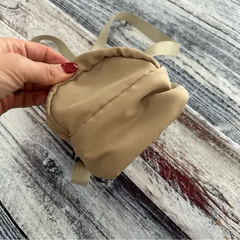 Fabletics  Beige Nylon Purse Bag​