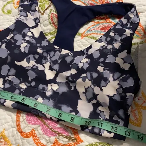 Old Navy  Active medium go-dry powersoft medium support light compression stretch thumbnail 8