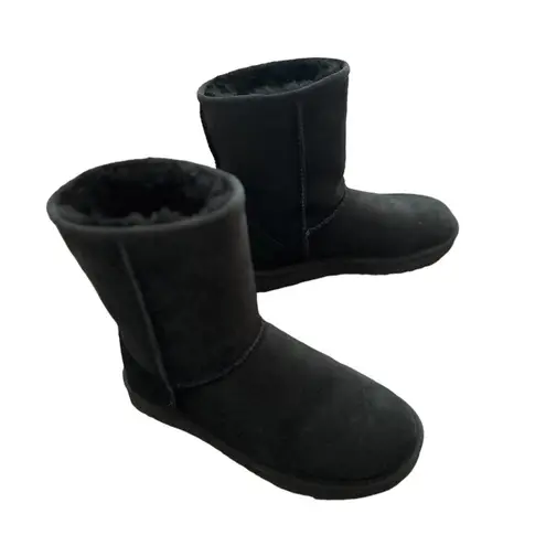 UGG Classic Short II Black Suede Shearling Boots Size 7