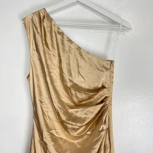 Elliatt Cassini One-Shoulder Dress in Gold Size Medium